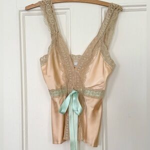 Miguelina Stephanie top